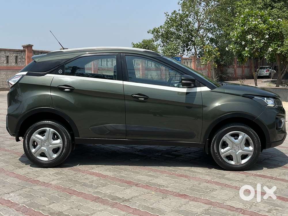 Tata Nexon 1.2 Revotron Xma Amt, 2023, Petrol