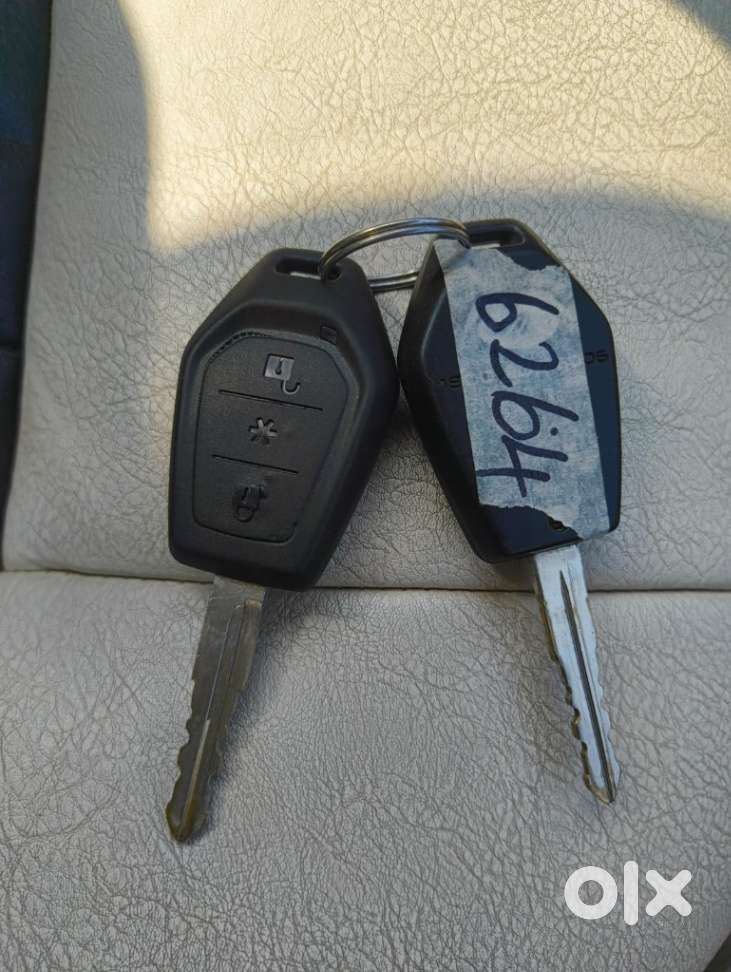 Mahindra Tuv 300 T8, 2016, Petrol