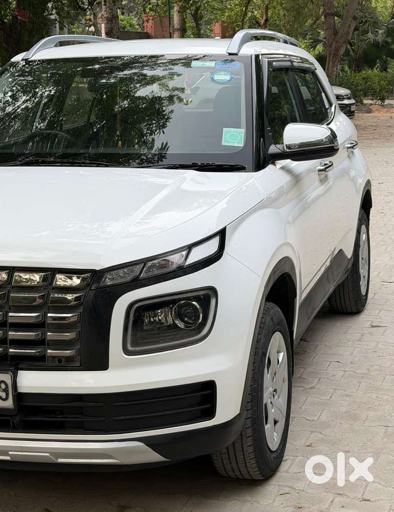 Hyundai Venue 1.2 S (o), 2022, Petrol