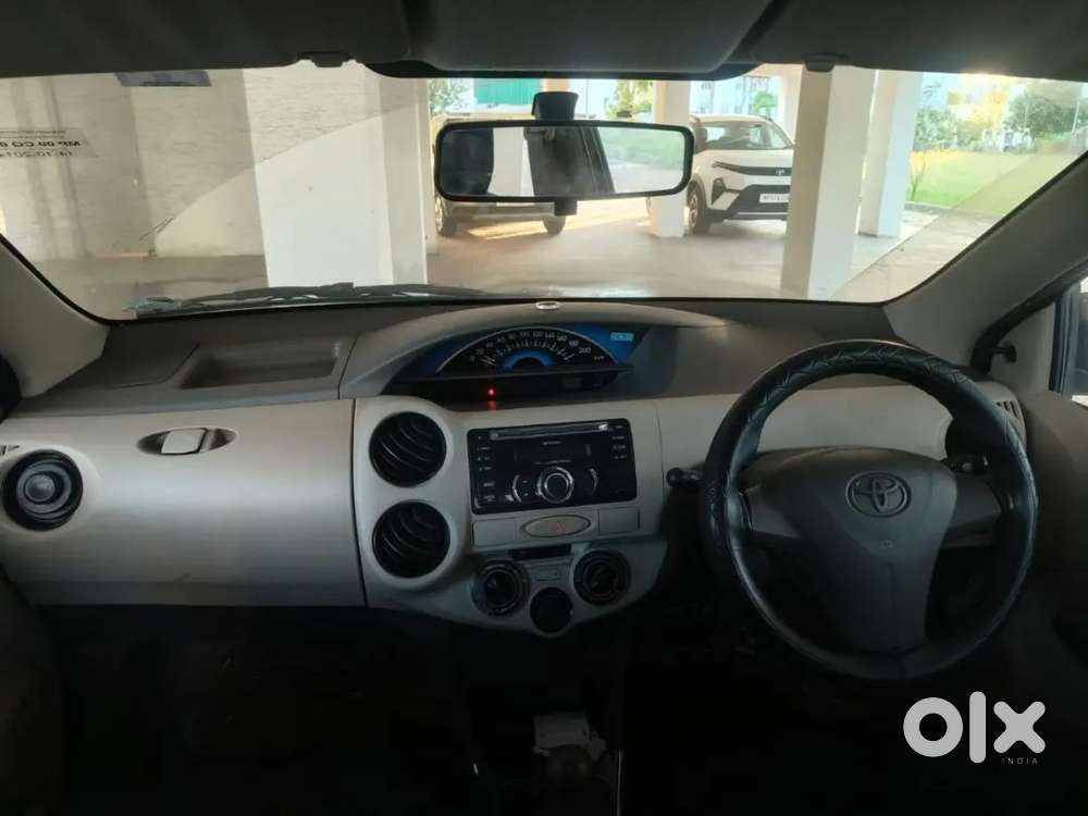 Toyota Etios 2014 Petrol 25000 Km Driven First Owner