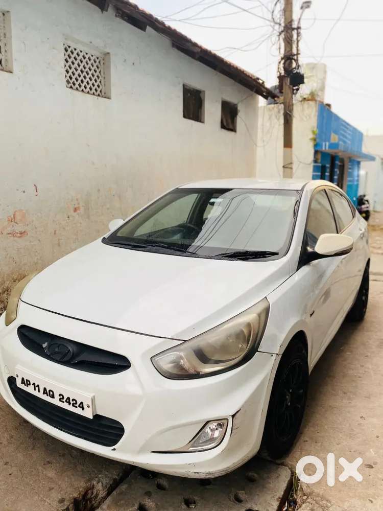 Hyundai Verna 1.6 Ex 2012