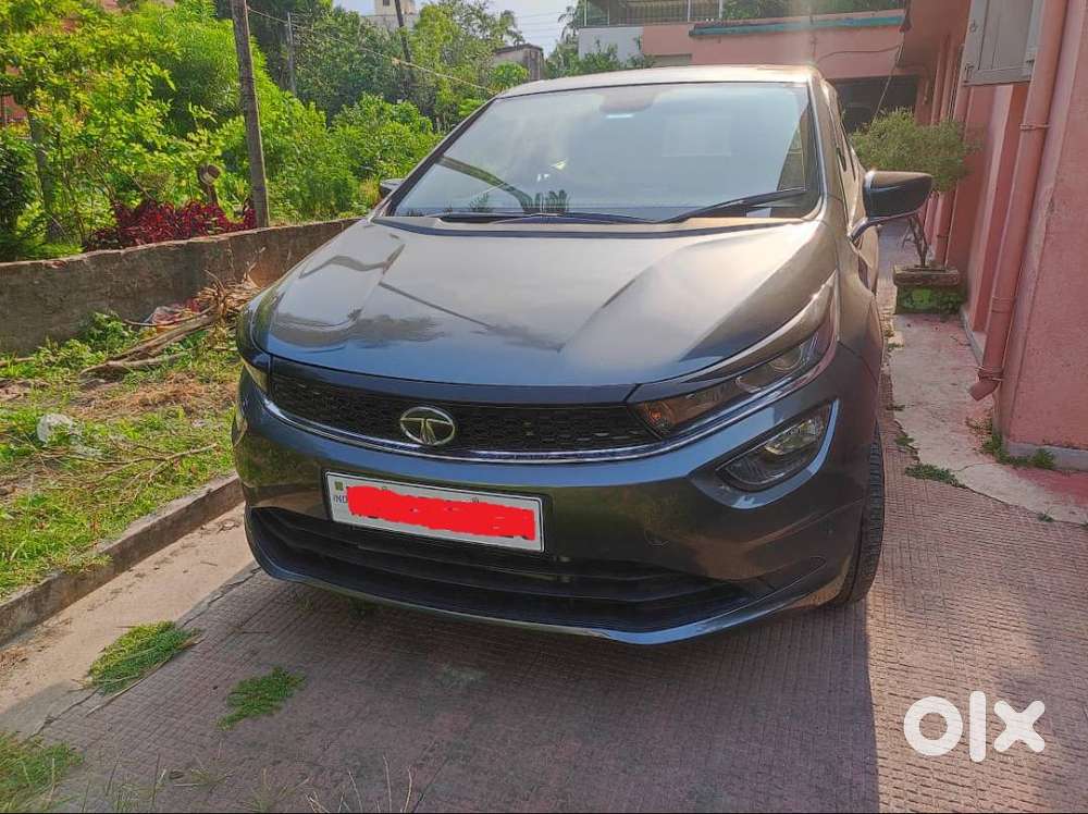 Tata Altroz Petrol With Sunroof In Good Condition