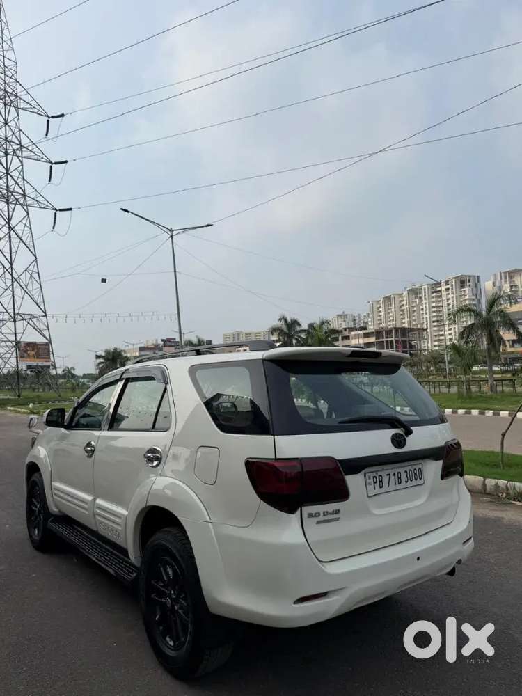 Toyota Fortuner 2013 Diesel At 126000 Km Driven