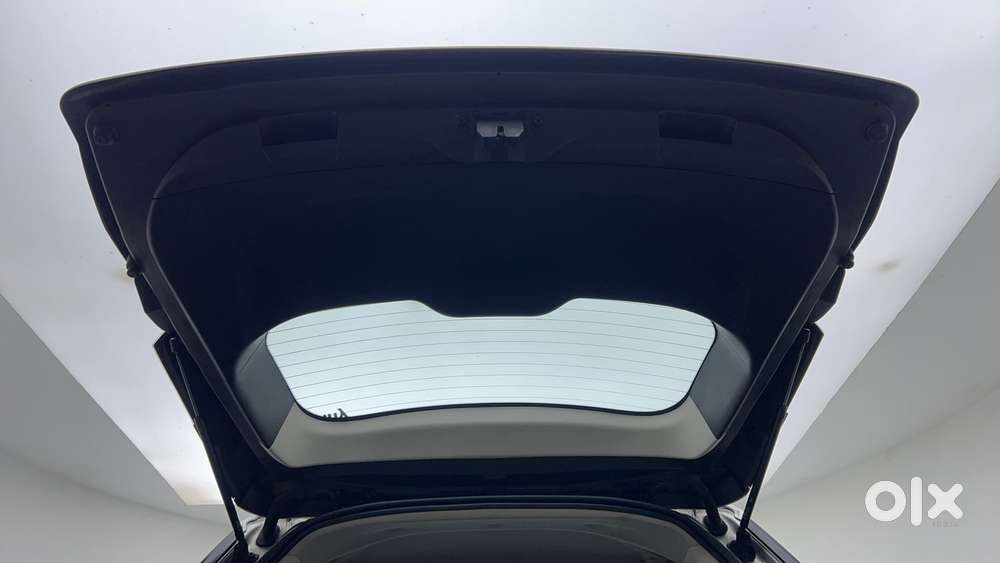 Mahindra Xuv700 2.0 Ax 7 Petrol At Luxury Pack Str, 2022, Petrol