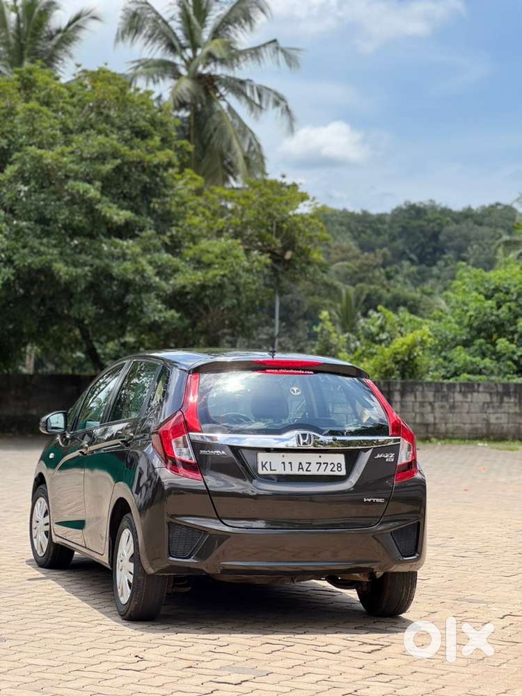 Low Kilometre Honda Jazz 2015