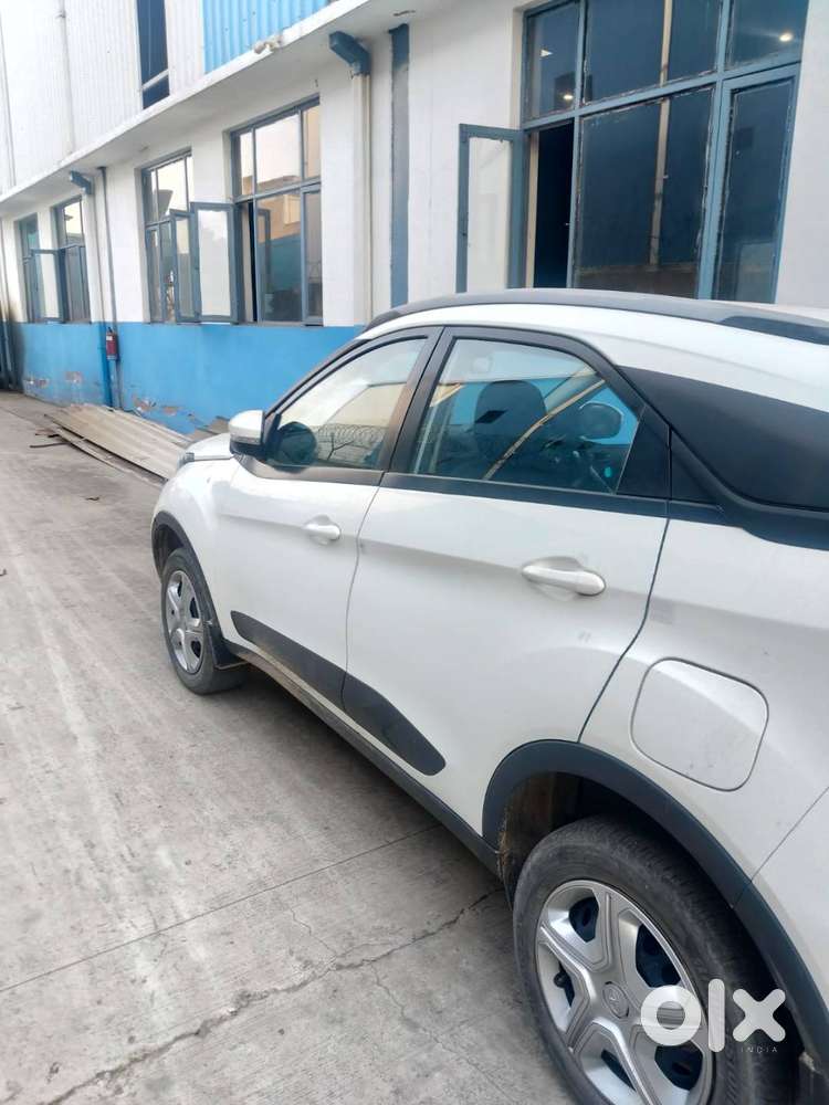 Manual Transmission Nexon With Sunroof