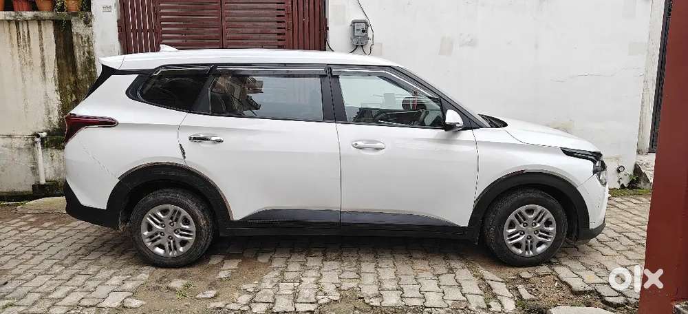 Kia Carens 1.5 Premium 2024