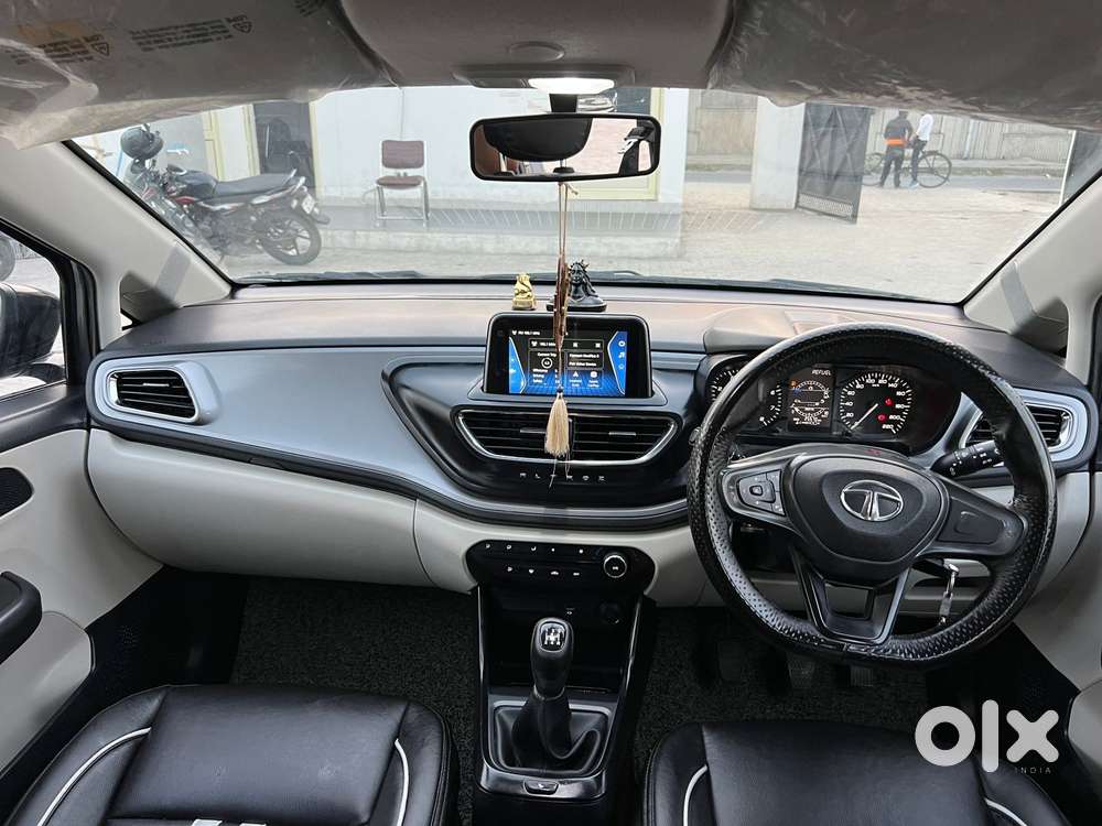 Tata Altroz 1.2 Xm Plus, 2022, Petrol