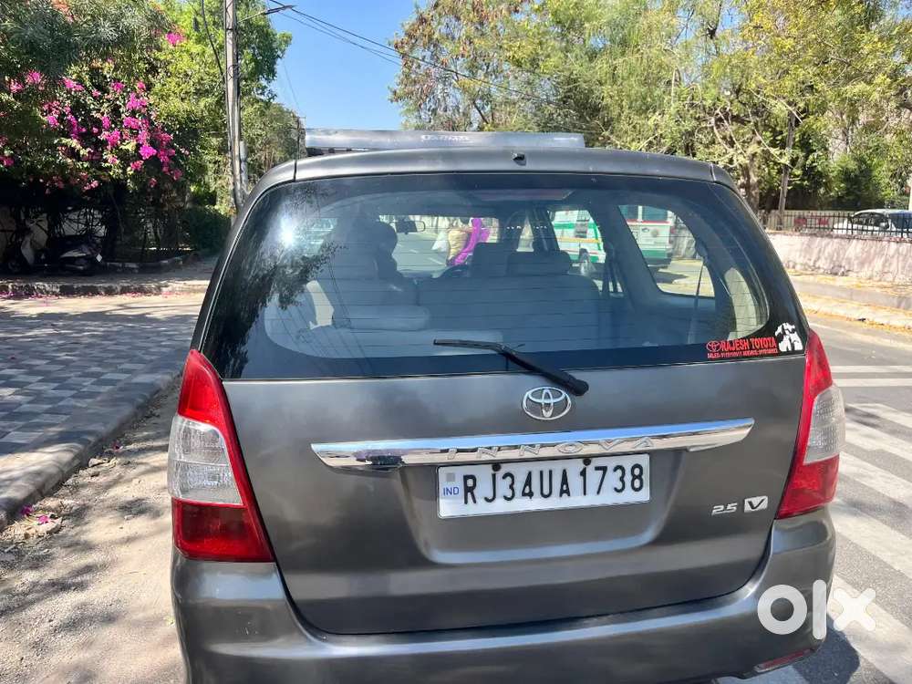 Innova 2.5 V
