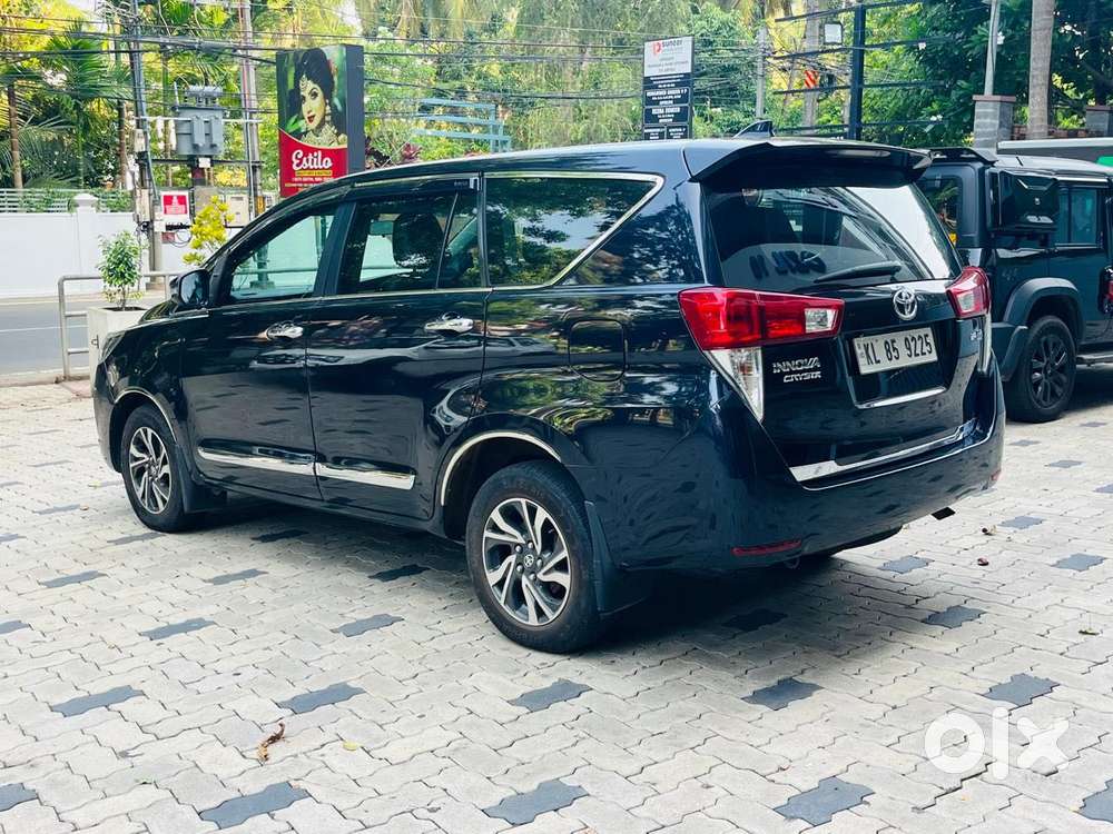 Toyota Innova Crysta 2.4 G Plus Mt 8 Str, 2021, Petrol