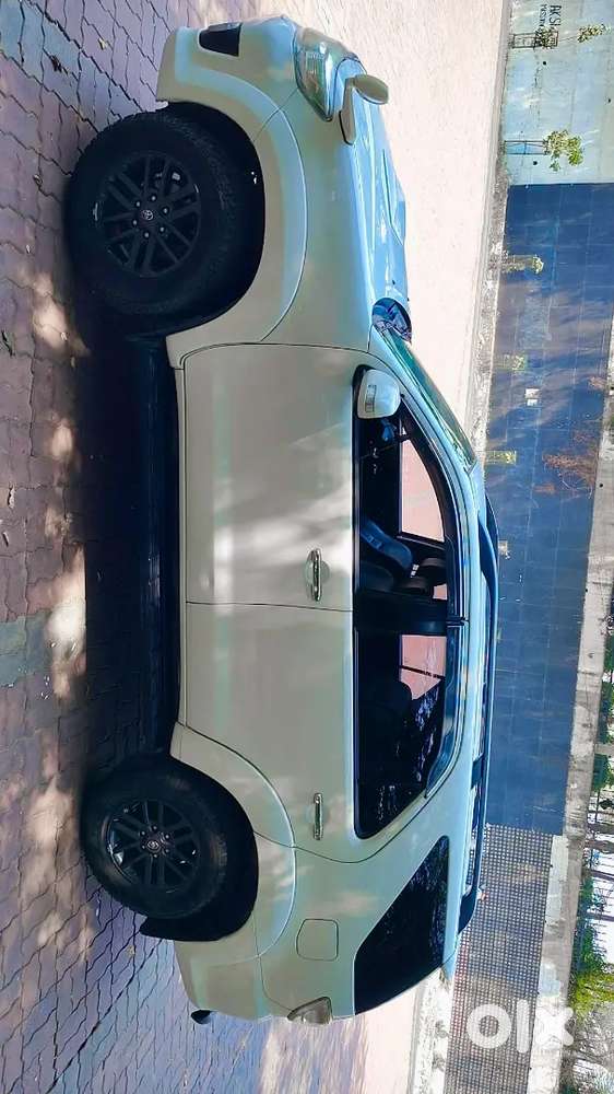 Toyota Fortuner 2015