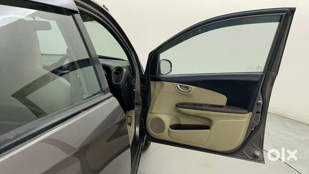 Honda Brio V Mt, 2013, Petrol