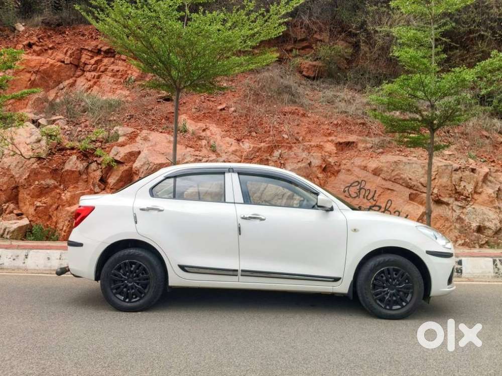 Maruti Suzuki Dzire 1.2 Lxi, 2022, Petrol