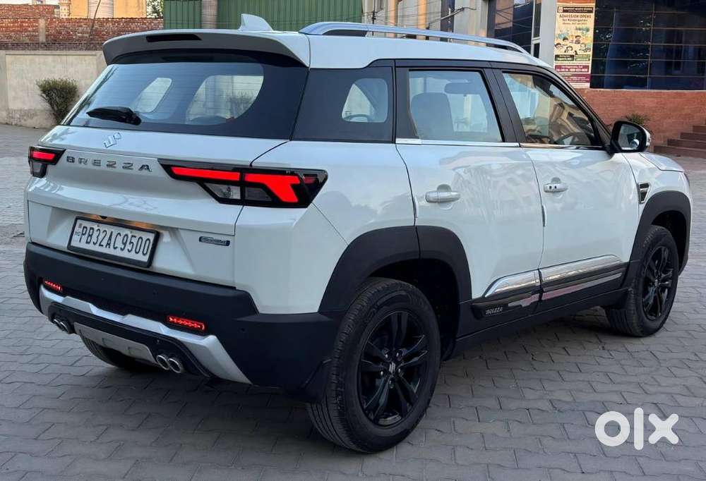 Maruti Suzuki Brezza, 2023, Petrol