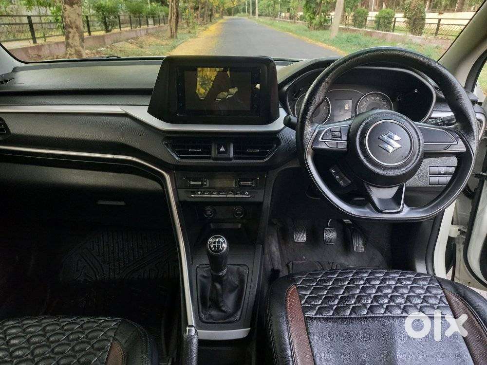 Maruti Suzuki Brezza 1.5 Vxi At Smart Hybrid, 2023, Petrol