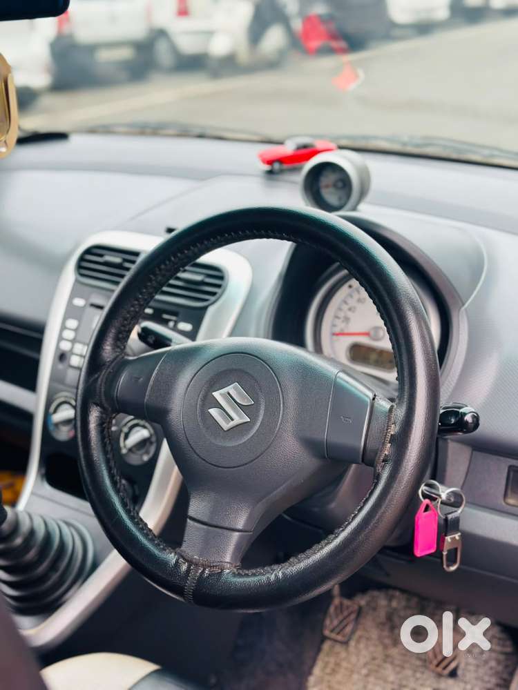 Maruti Suzuki Ritz Vxi, 2011, Petrol