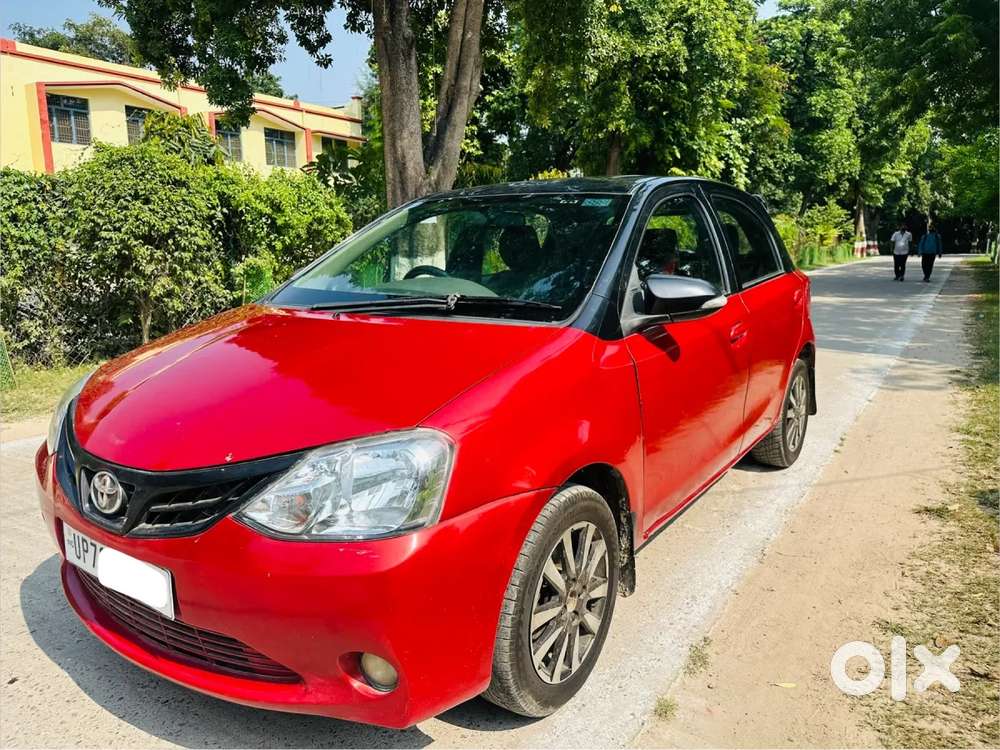 Toyota Etios Liva V Dual Tone, 2016, Petrol