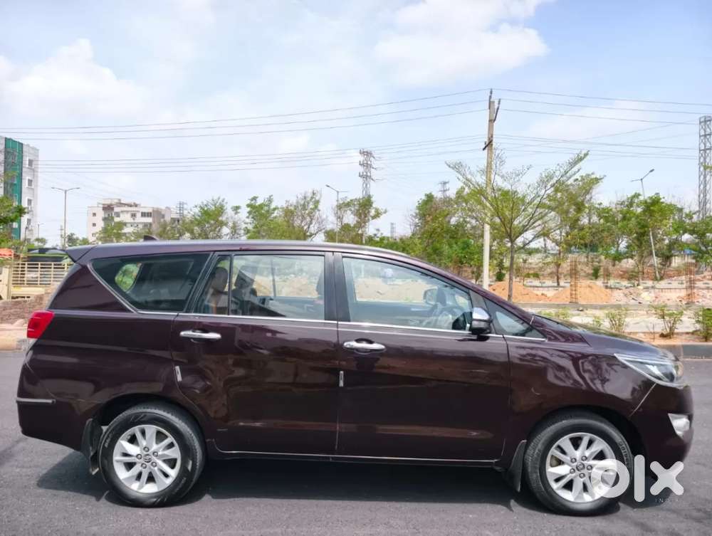 Toyota Innova Crysta 2.8 Zx At 7 Seater, 2017, Diesel
