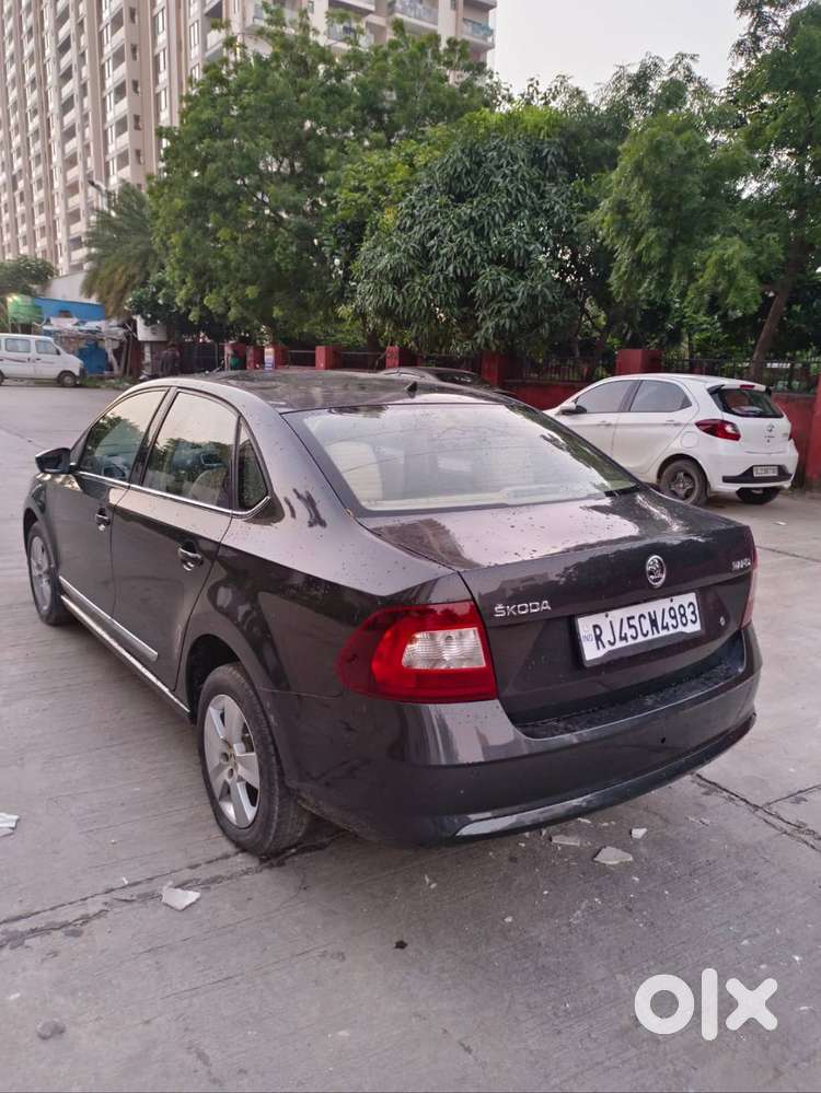 Skoda Rapid 1.0 Turbo  Single Hand Use