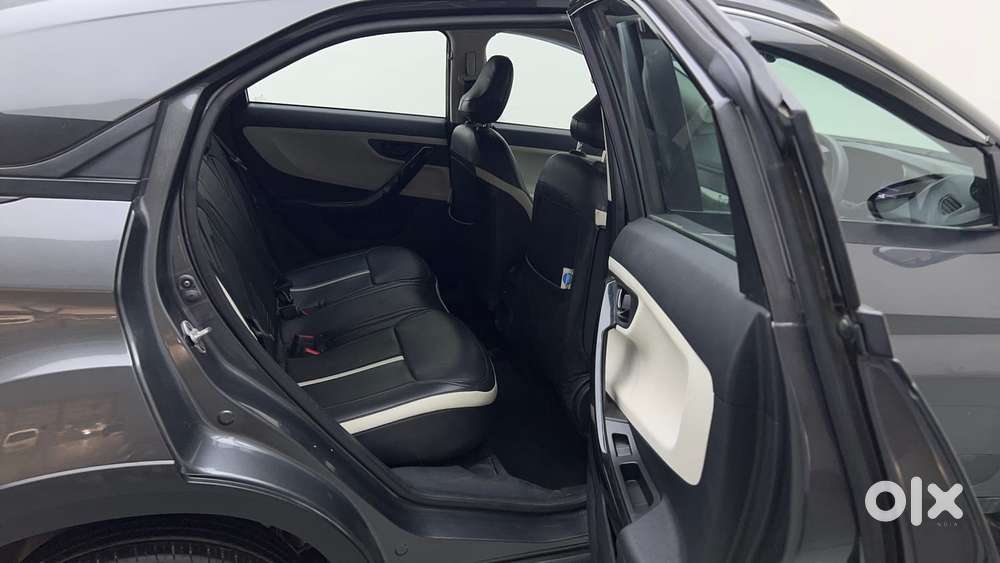 Tata Nexon Pure 1.2 Revotron Petrol 6 Mt, 2024, Petrol