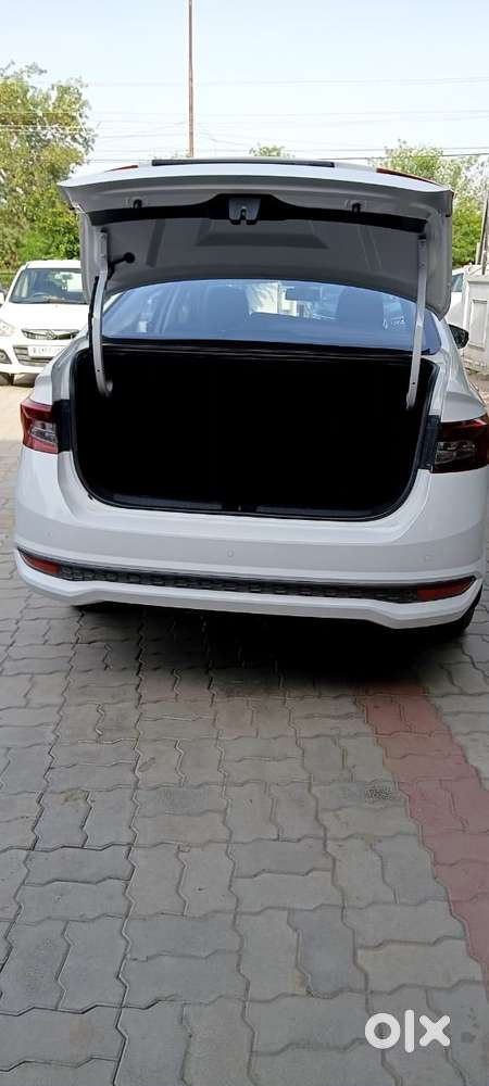 Skoda Slavia 1.0 Ambition Tsi, 2022, Petrol
