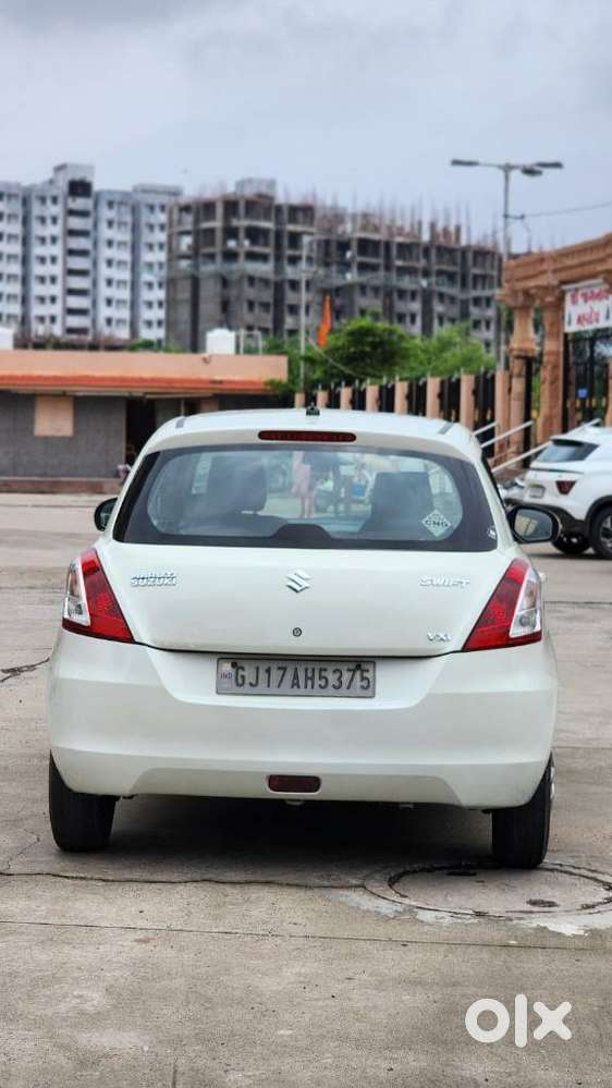 Maruti Suzuki Swift Vxi Abs Bsiv, 2014, Cng & Hybrids