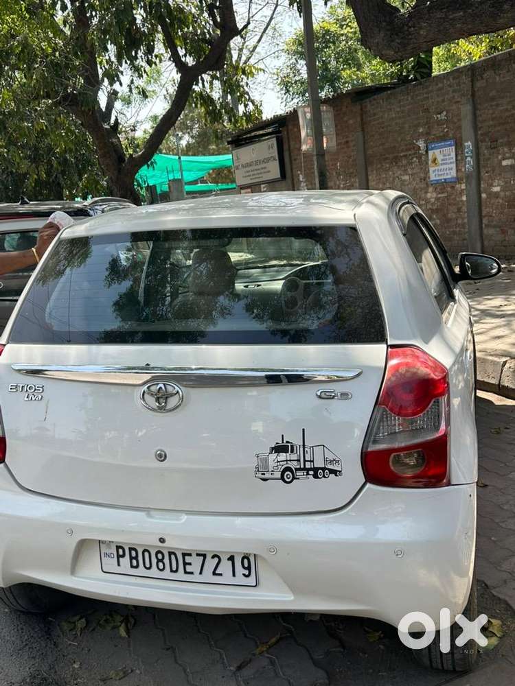 Toyota Etios Liva 2015 Diesel Well Maintained