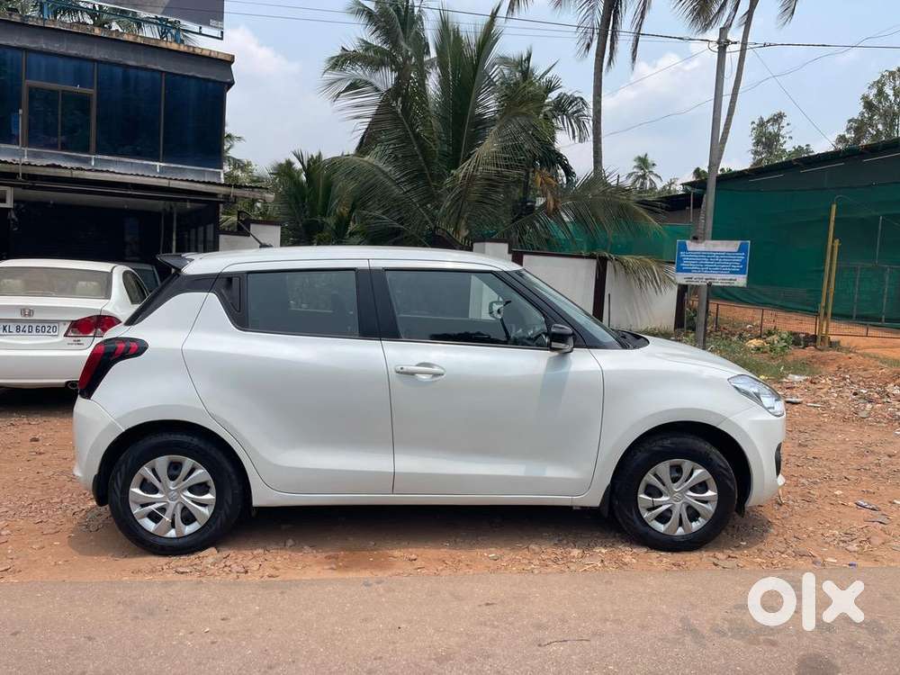 Maruti Suzuki Swift 2022 Petrol 42700 Km Driven
