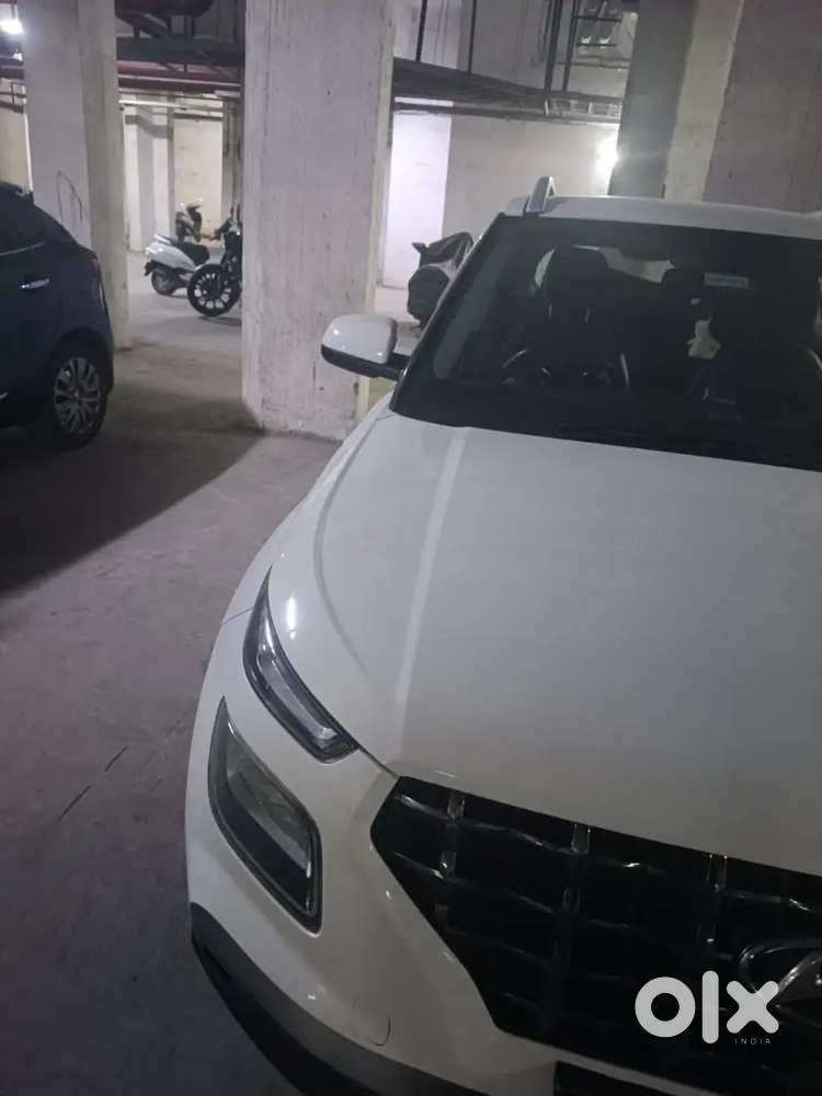 Hyundai Venue Petrol/cng 2020 Model 67000km - 27km/kg Mileage