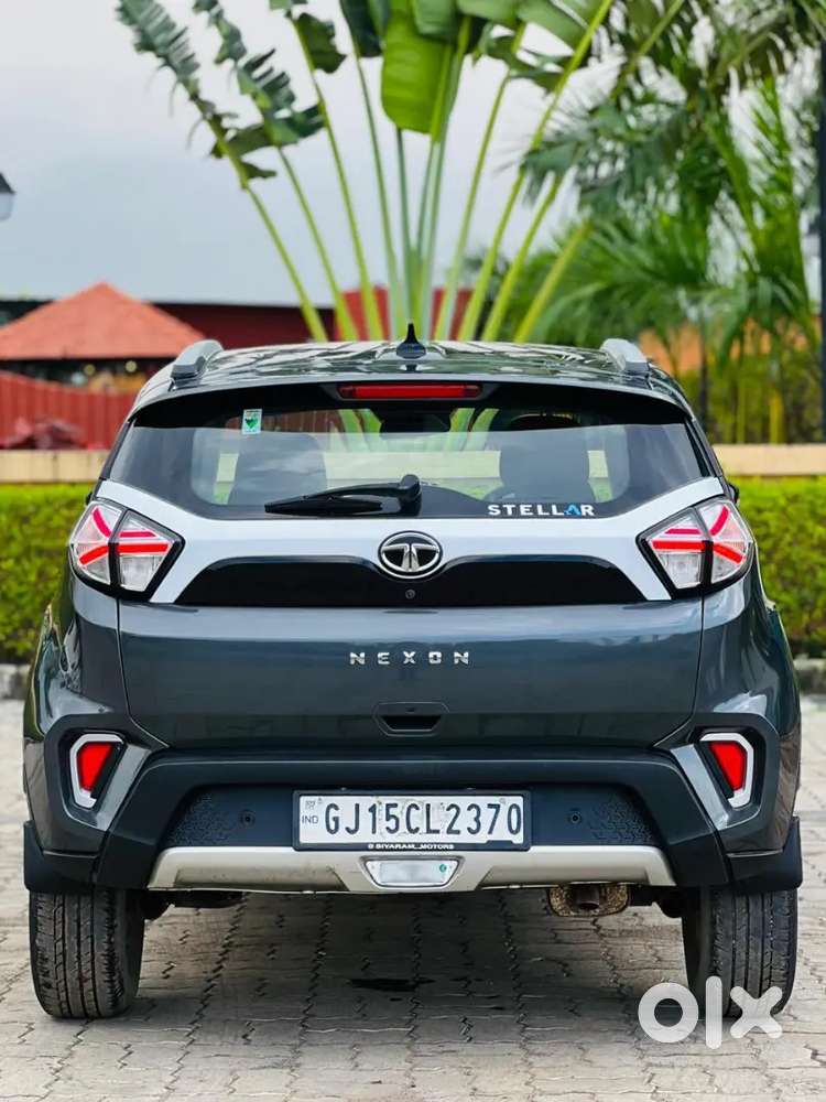 Tata Nexon Topmodel  Xza+sunroof
