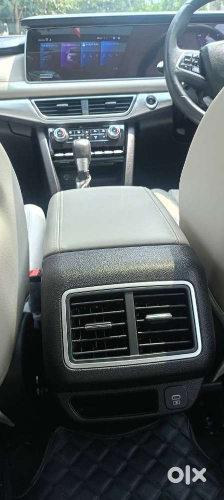 Mahindra Xuv700 2.2 Ax 7 Diesel At Str Awd, 2022, Diesel