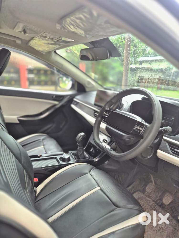 Tata Nexon Creative Plus S 1.2 Revotron Petrol 6 Mt, 2025, Petrol