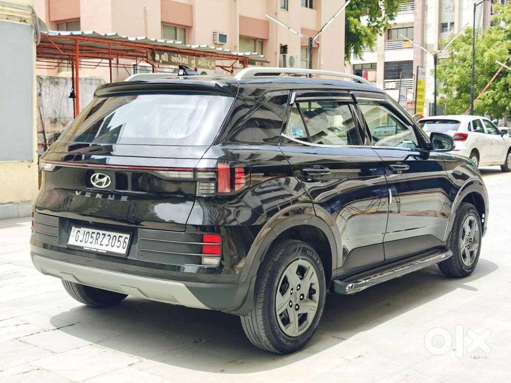Hyundai Venue 1.2 S (o), 2024, Petrol