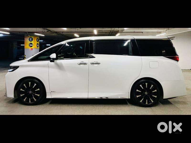 Toyota Vellfire Vip – Executive Lounge, 2024, Petrol