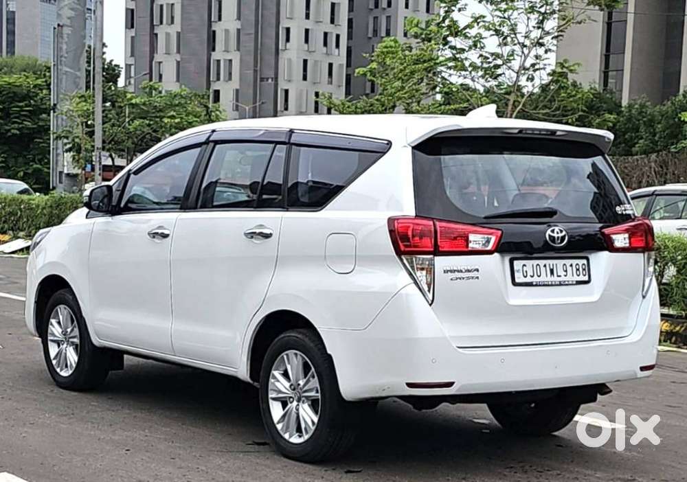 Toyota Innova Crysta [2020-ongoing] 2.4 Gx 8 Str, 2023, Diesel