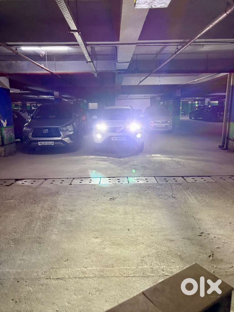 Tata Nexon Xma Amt (automatic) Petrol+cng Single Owner