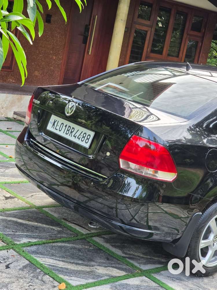 Volkswagen Vento Highline Petrol 65000 Km Single Owner2014 December