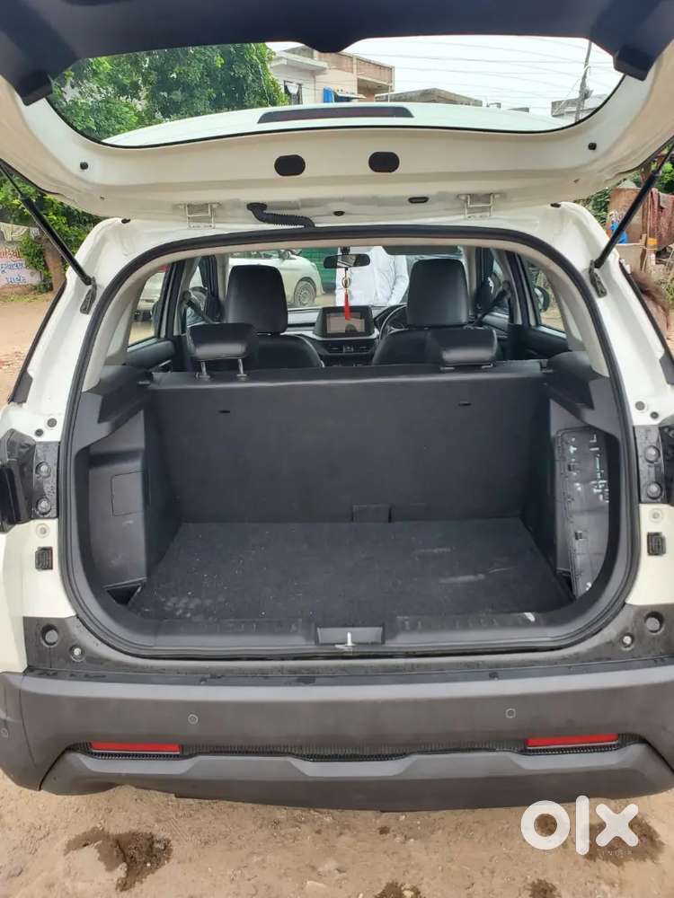 Maruti Suzuki Brezza 2023 Petrol 65000 Km Driven