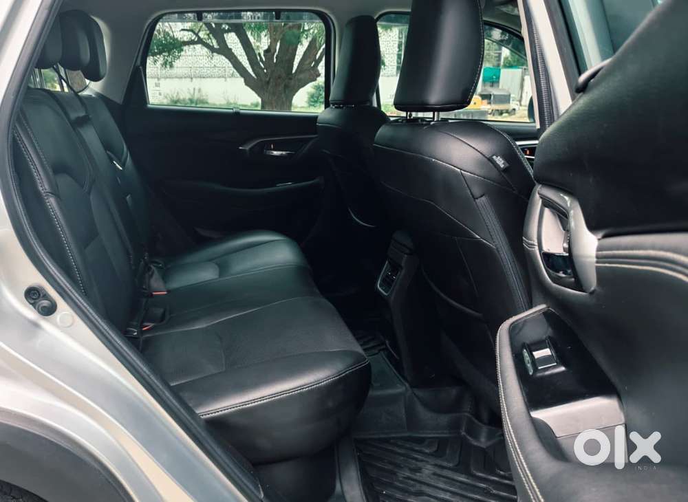 Toyota Urban Cruiser Hyryder 1.5 V Neo Drive At, 2025, Petrol