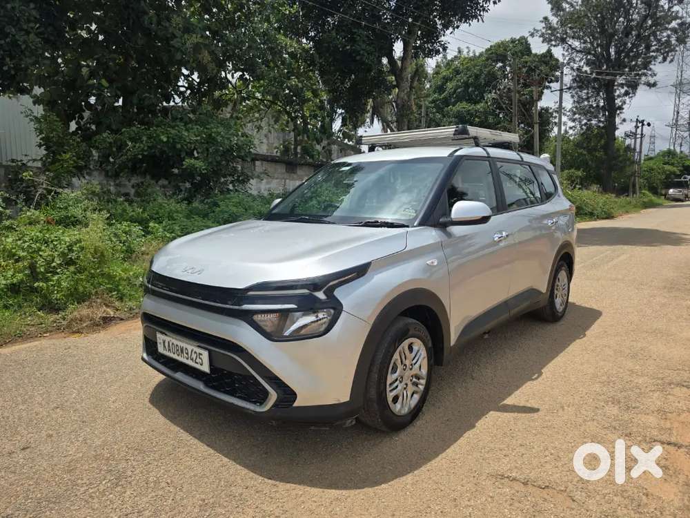 Kia Carens 2023 Petrol Manual 90000 Km First Owner