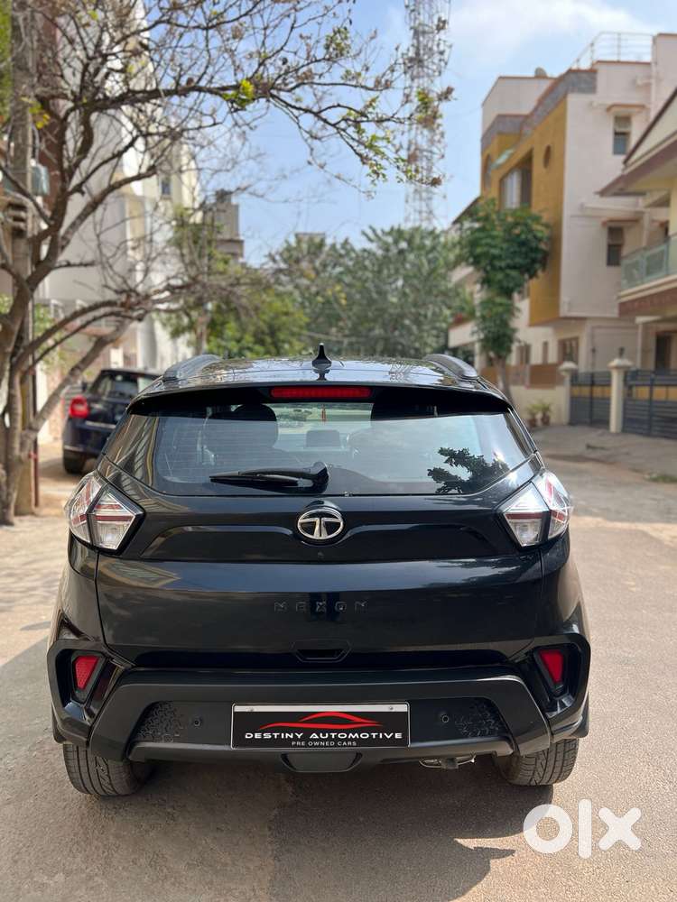 Tata Nexon 1.2 Revotron Xza Plus Luxs Red Dark Edition Amt, 2022, Pe..