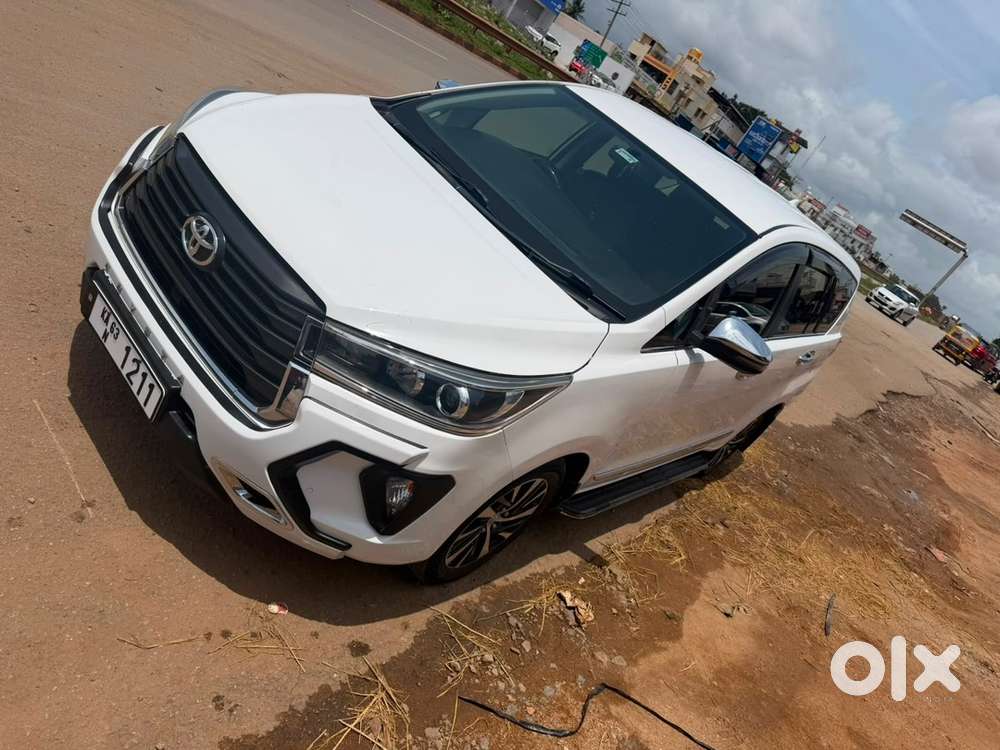 2022 Toyota Innova 83000 Km Diesel Manual