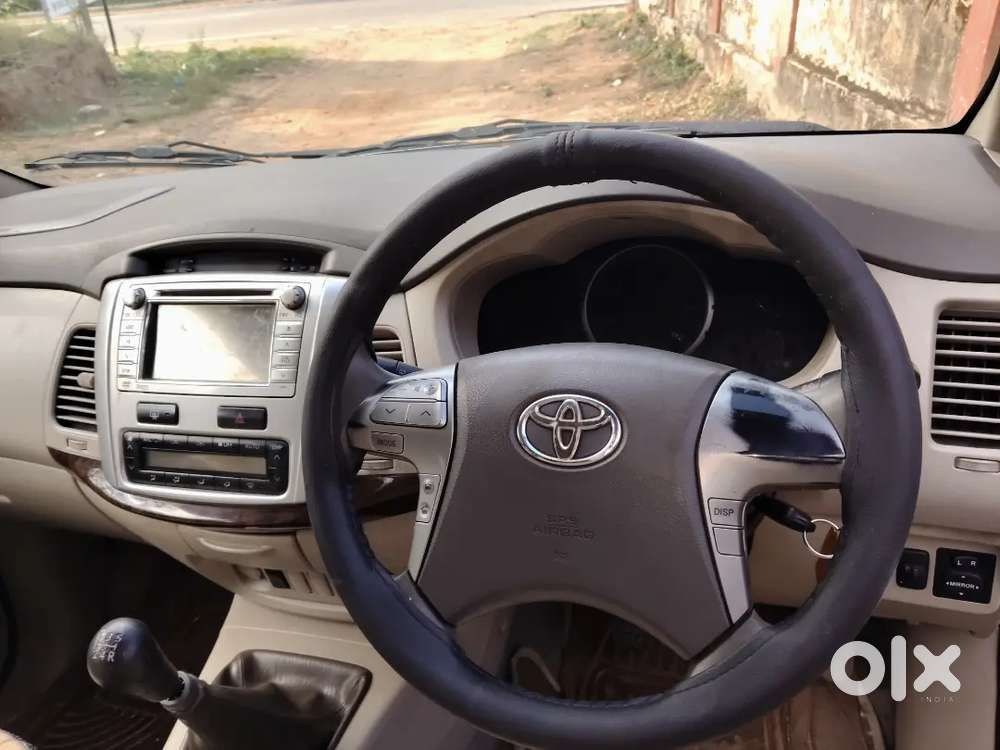 Toyota Innova 2012