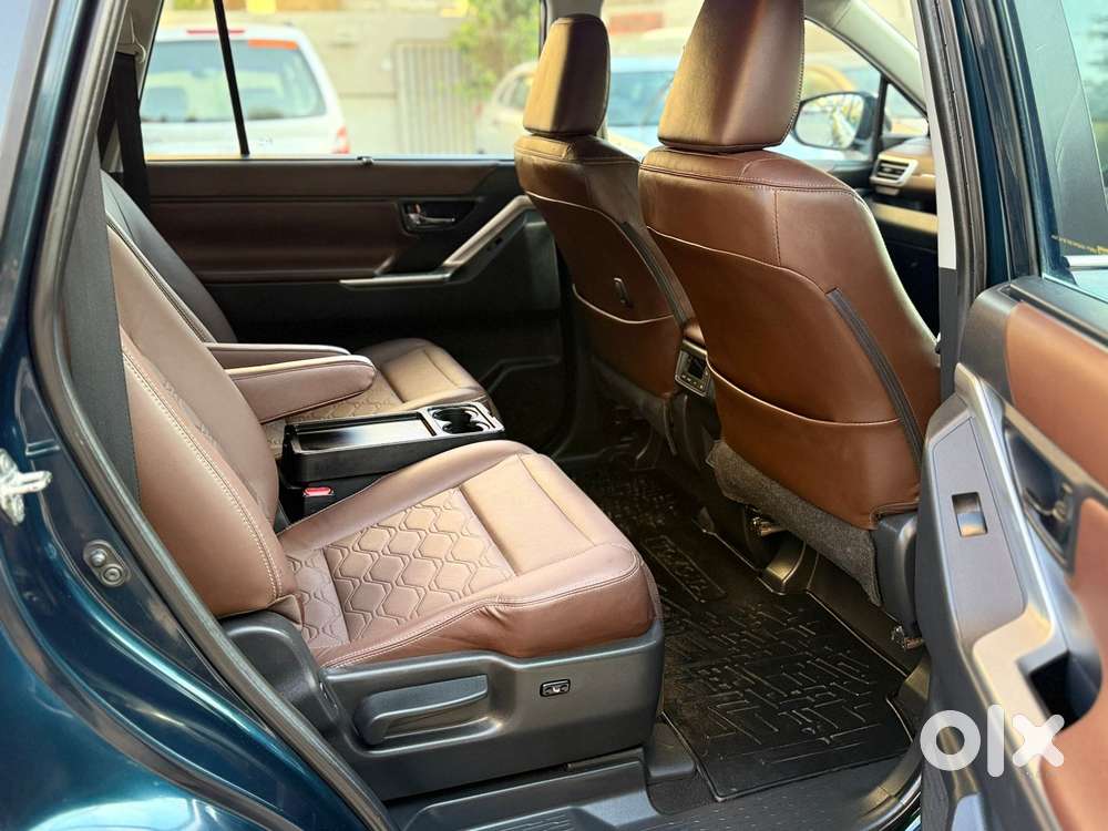 Toyota Innova Hycross 2.0 Zx (o) Hybrid 7 Str, 2023, Petrol