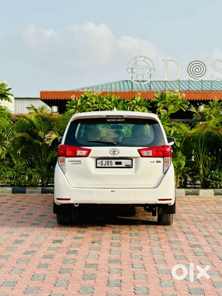 Toyota Innova Crysta G 8 Str, 2016, Diesel