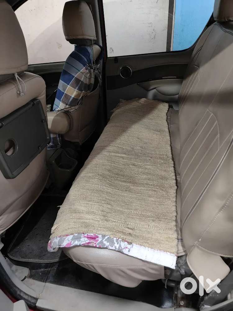 7 Seater Mahindra Quanto C8 Top Model Diesel 2015 Model