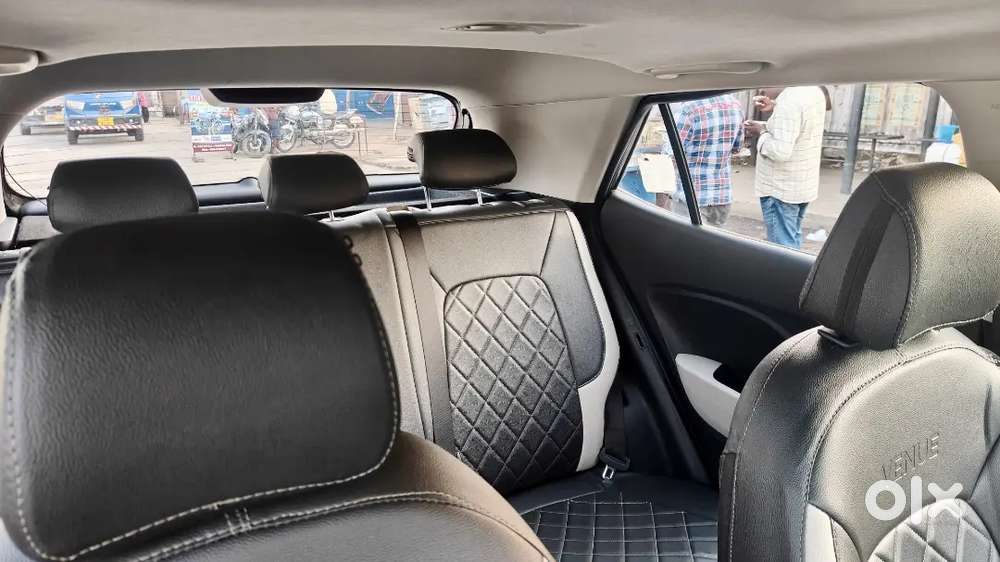 Hyundai Venue 2024 Petrol Well Maintained