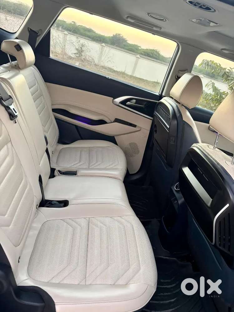 Kia Carens 2024 Diesel Luxury Plus Top Model Well Maintained