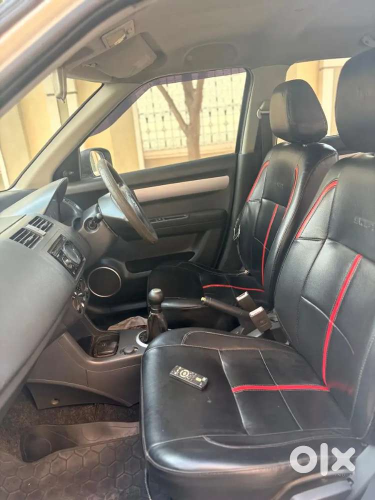 Maruti Suzuki Swift Dlx 2011