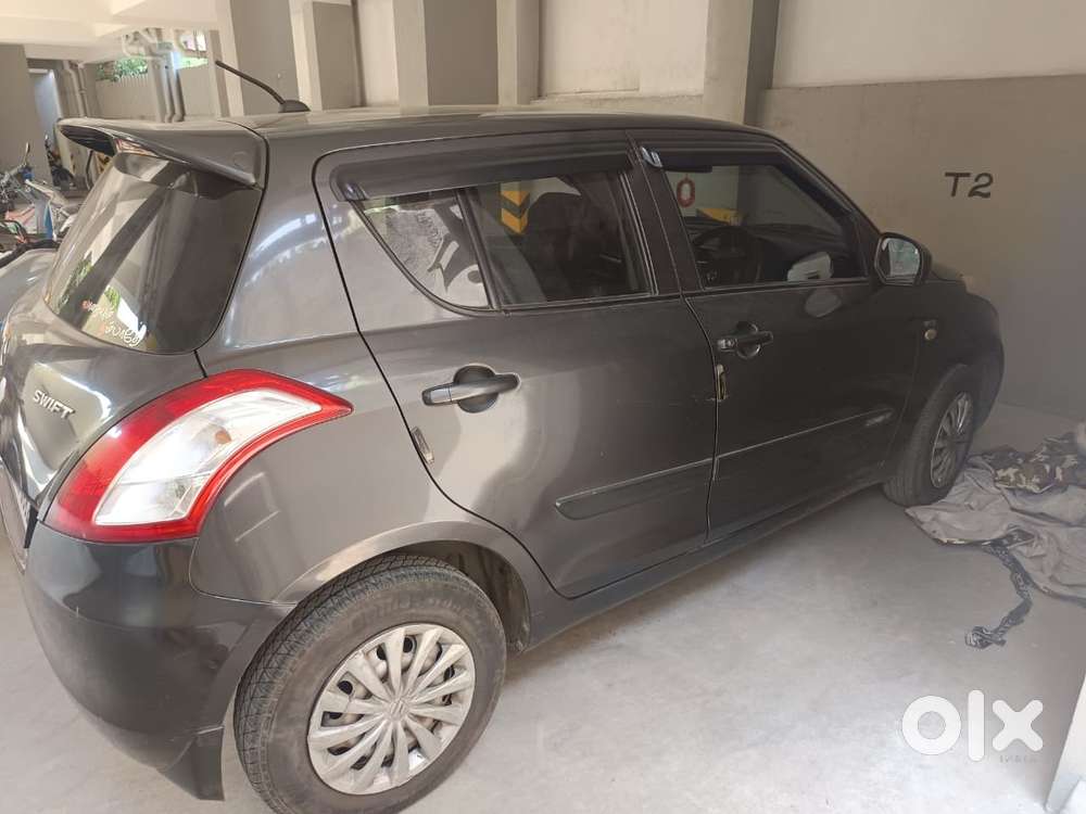 Maruti Suzuki Swift Vxi Abs Bsiv, 2017, Petrol